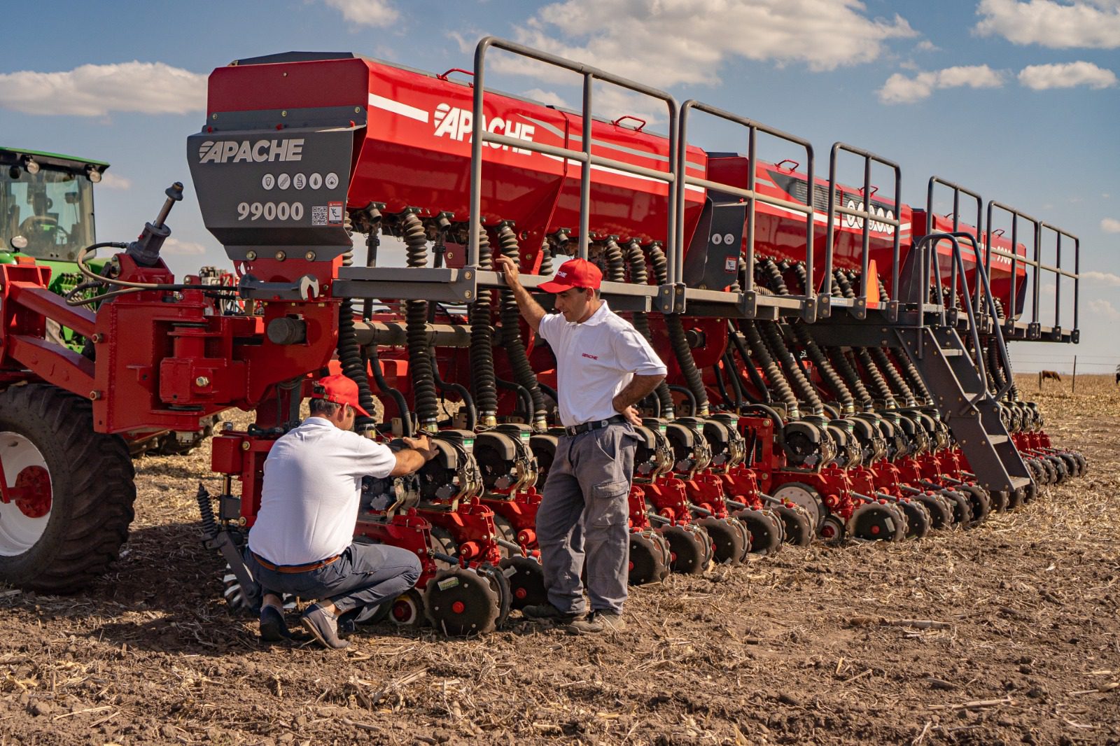Apache avanza en el segmento de sembradoras Air Planter