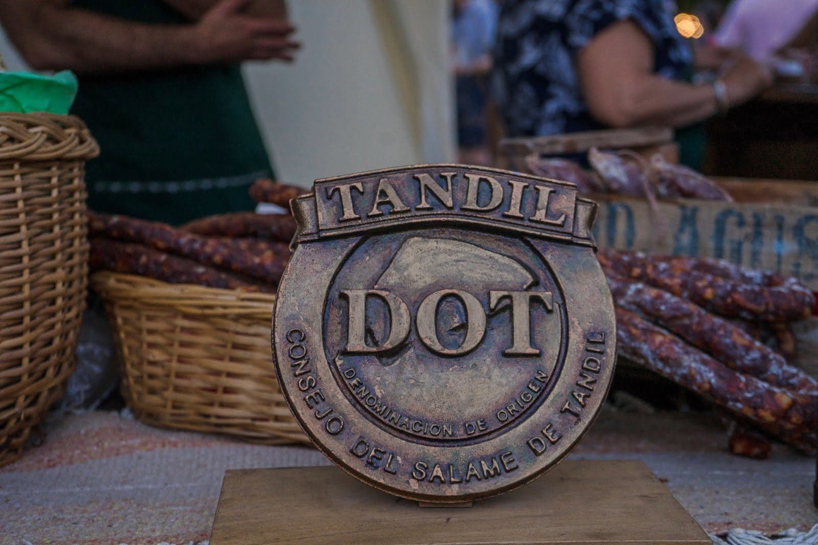 Tandil presentará el nuevo récord del salame más largo del mundo en el Festival CHACINAR