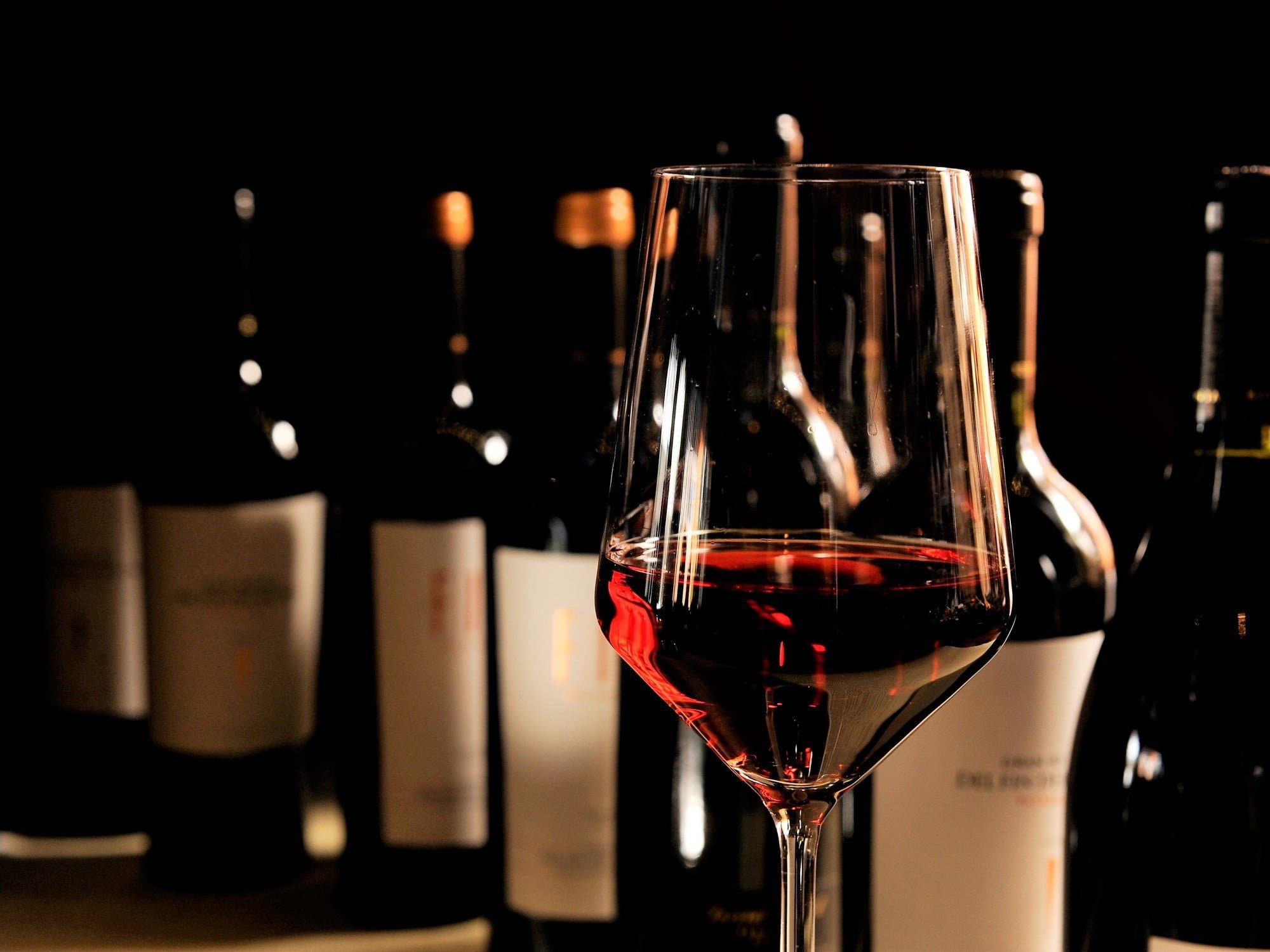 Bodegueros alertan que mantener las retenciones del 8% al vino torna el negocio inviable