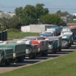 Transporte paralizado, exportaciones en riesgo: el conflicto logístico tensiona a toda la cadena agroindustrial